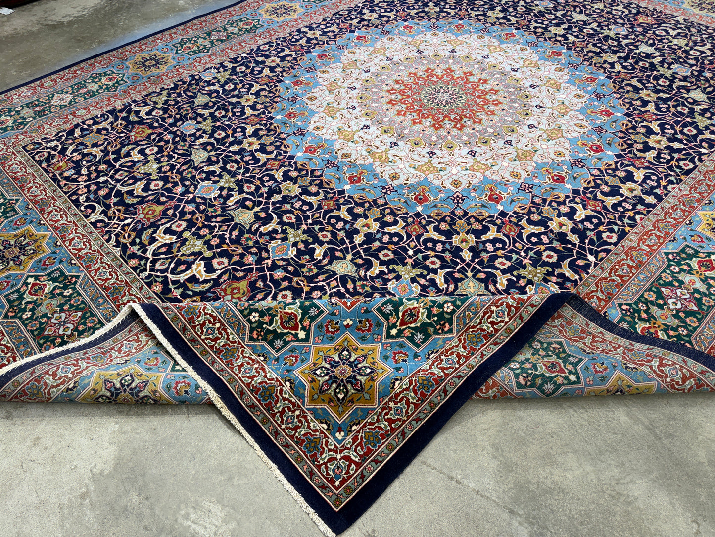Hand-Knotted 60 Raj Persian Tabriz Rug - Dome Design - 9’8”x12’10”