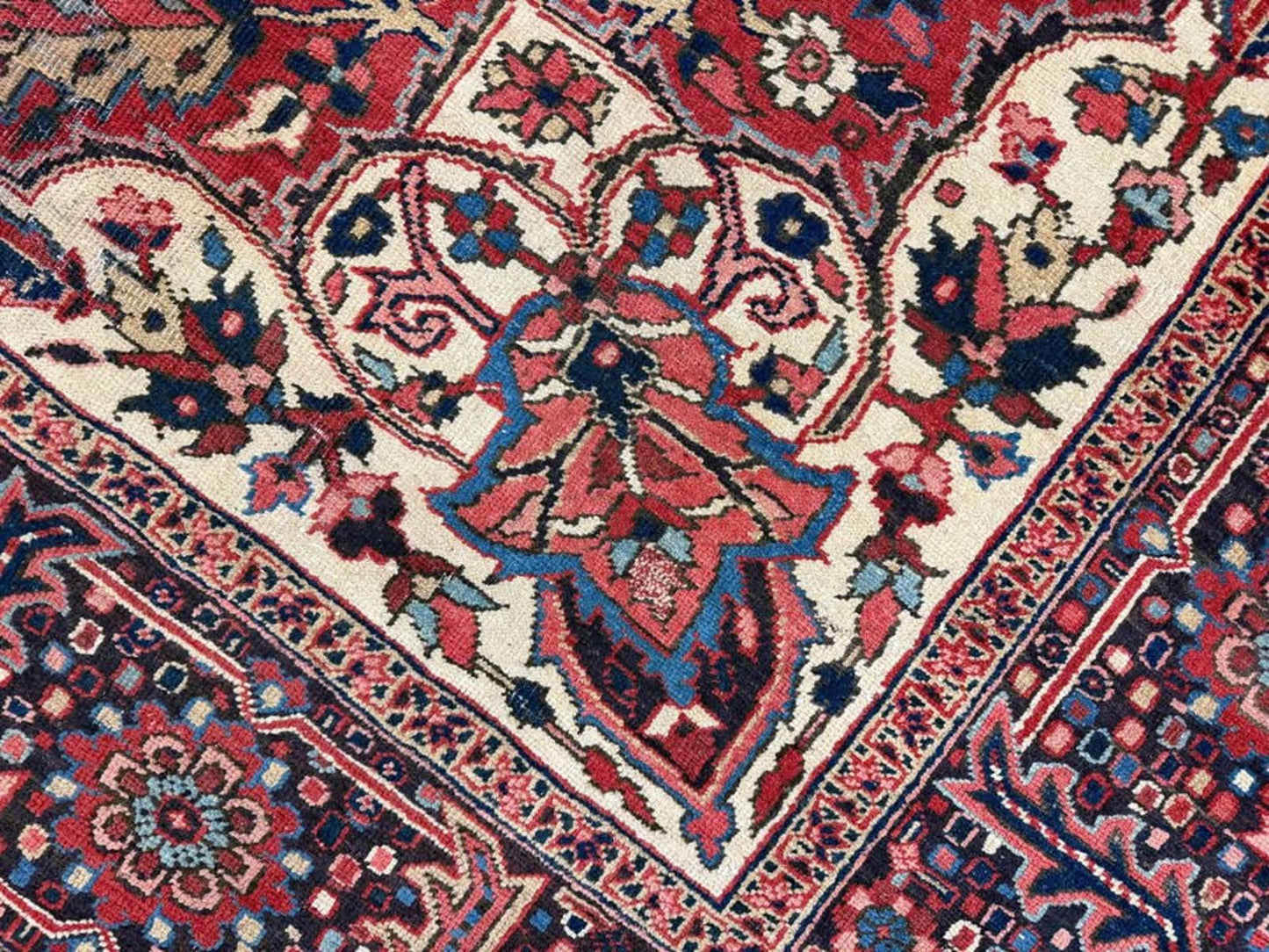 8’7”x12’6” Vintage Handmade Bakhtiari Rug