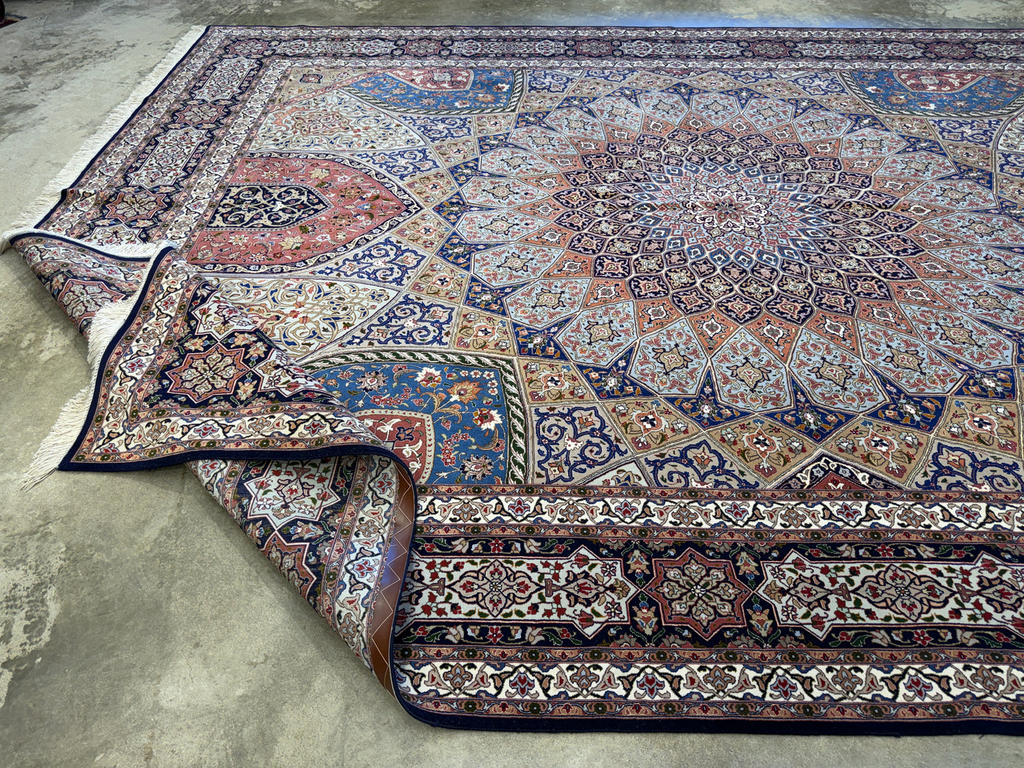 Hand-Knotted 60 Raj Persian Tabriz Rug - Dome Design - 10’x13’4”