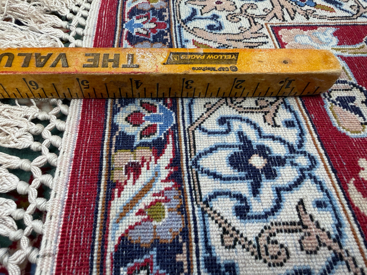 Hand-Knotted Persian Isfahan Rug - Signed Davari - 6’9”x10’