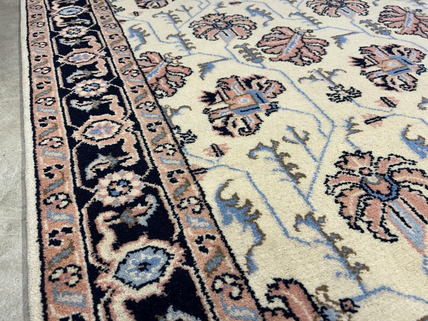 4’x5’10” Hand-knotted Wool All-Over Rug - Oriental Carpet 4x6