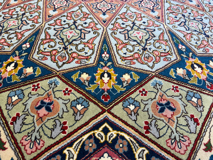 Hand-Knotted 60 Raj Persian Tabriz Rug - Dome Design - 10’x13’4”