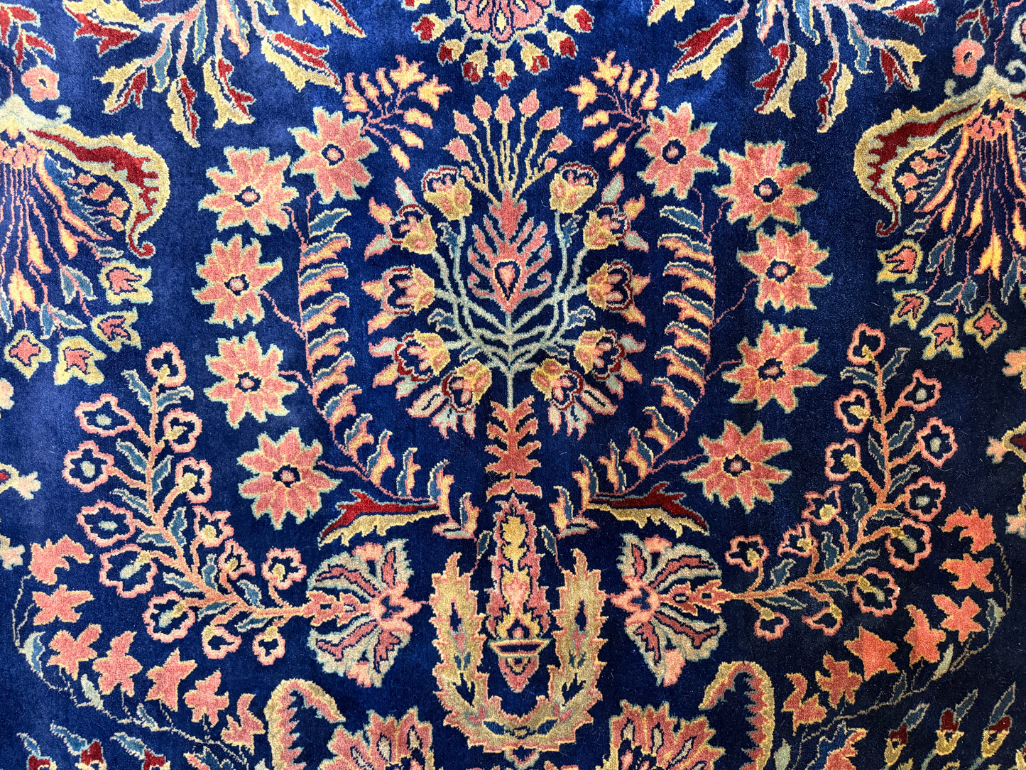 10’4”x13’8” Fine Hand-Knotted IndoSarouk Area rug