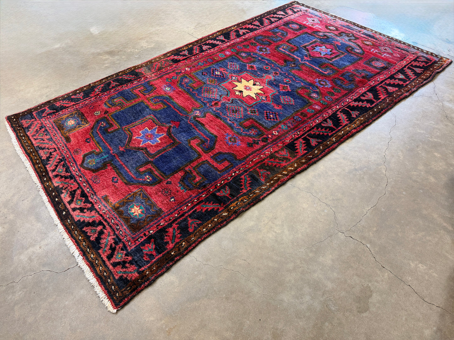 Hand-Knotted Persian Hamadan Rug - 5’1”x9’5”