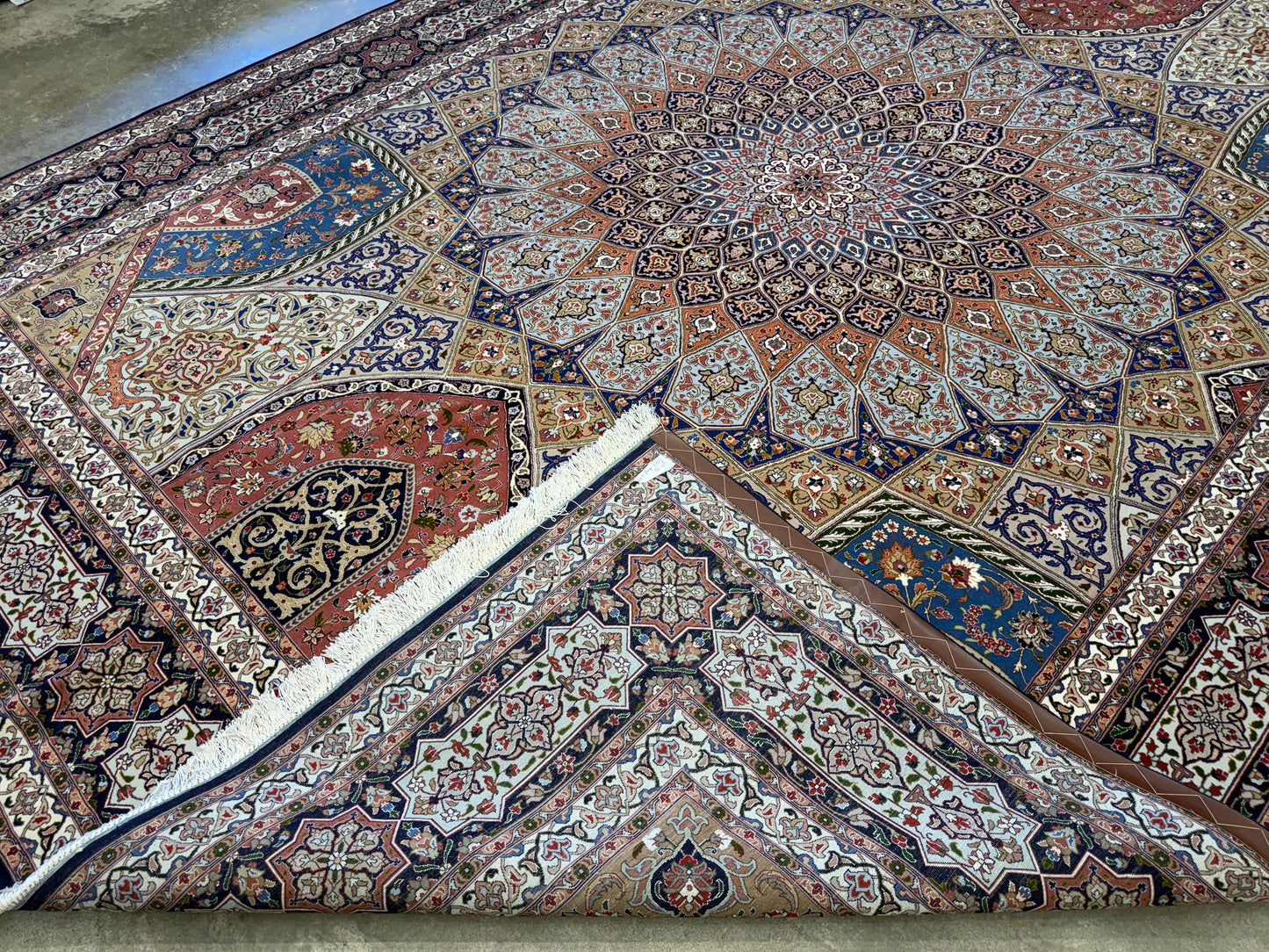 Hand-Knotted 60 Raj Persian Tabriz Rug - Dome Design - 10’x13’4”