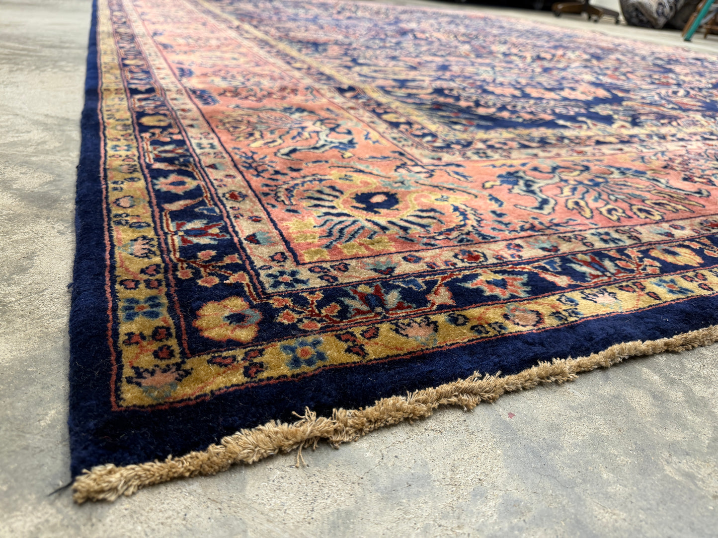 10’4”x13’8” Fine Hand-Knotted IndoSarouk Area rug