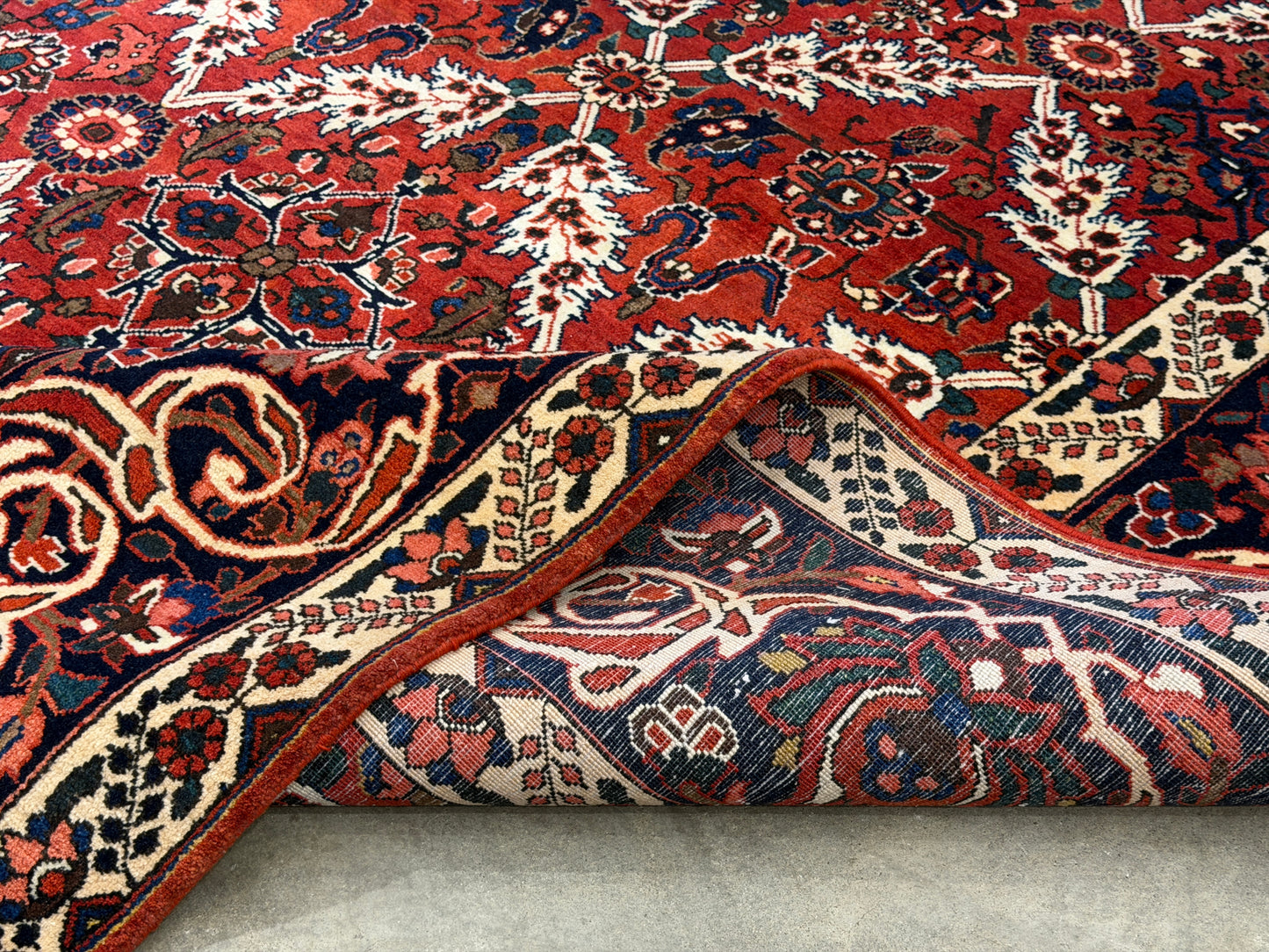 10’5”x14’ Hand-Knotted Persian Bakhtiari Saman Area Rug