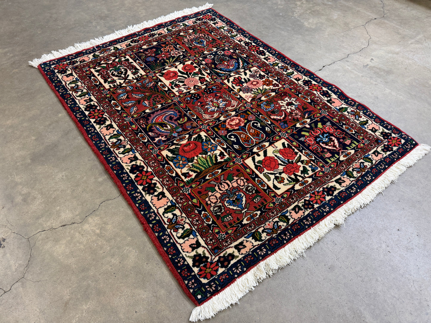 3’5”x5’2” Hand-Knotted Wool Bakhtiari Persian Rug 3x5 Red Handmade Carpet