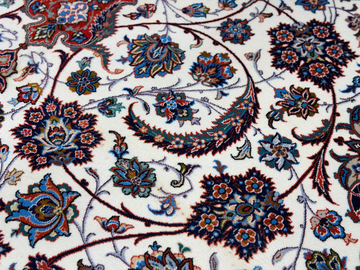 Hand-Knotted Persian Isfahan Rug - Signed Seirafian - 6'9"x9'10"
