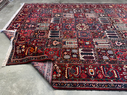 9’5”x11’9” Hand-Knotted Persian Bakhtiari Four Season Area Rug