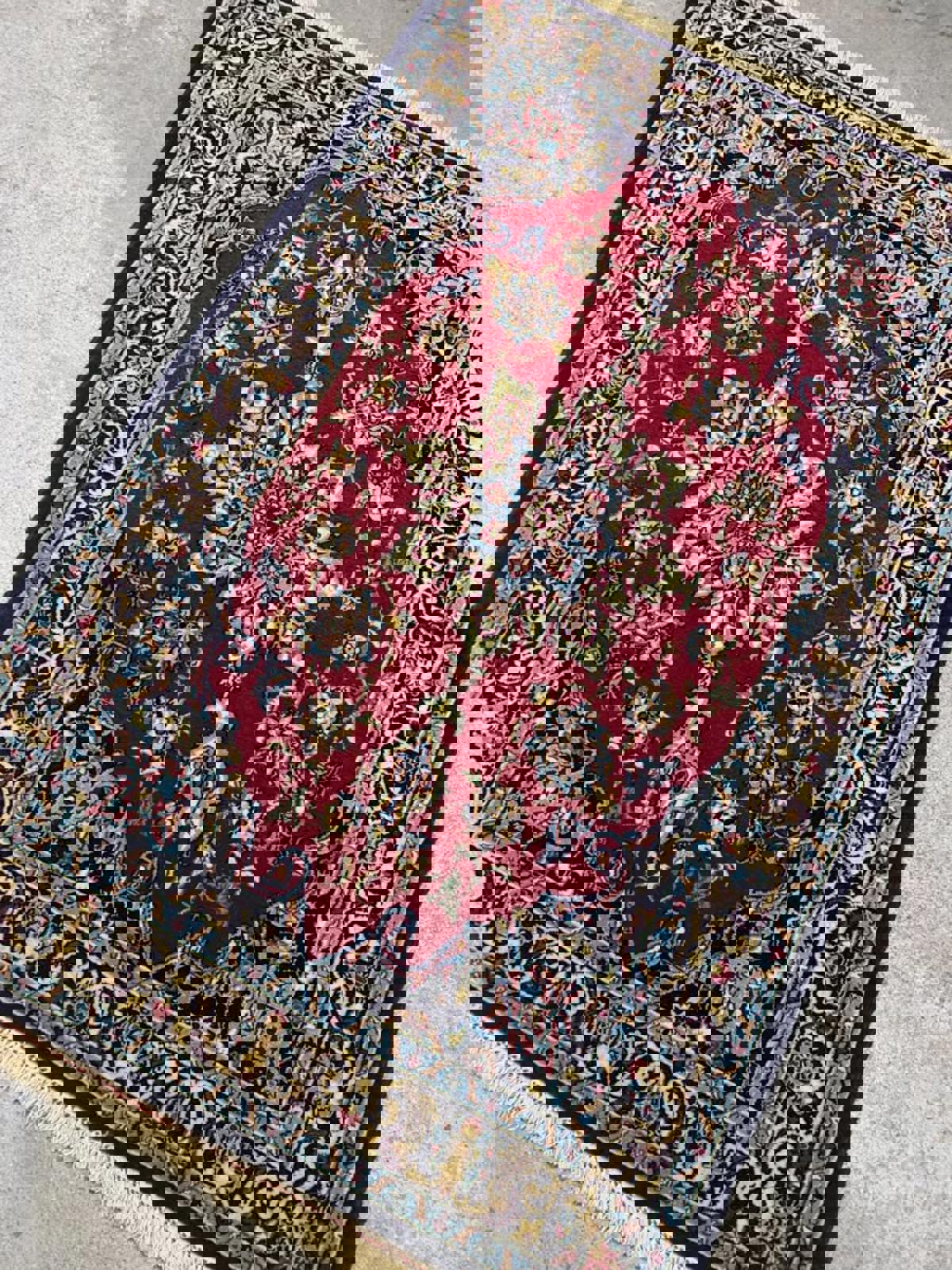 2'4"x3'4" Handmade Silk & Wool Persian Isfahan Rug