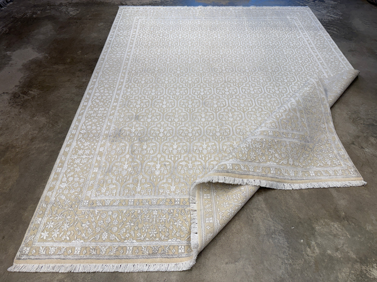 7’9”x10’ Hand-Knotted Carved Wool & Silk All-Over Area Rug