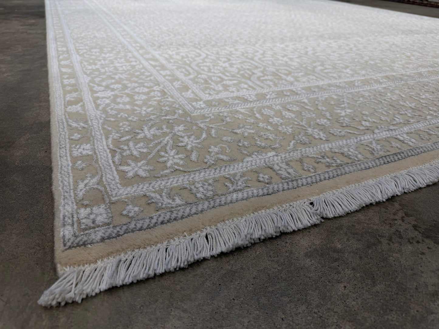 7’9”x10’ Hand-Knotted Carved Wool & Silk All-Over Area Rug
