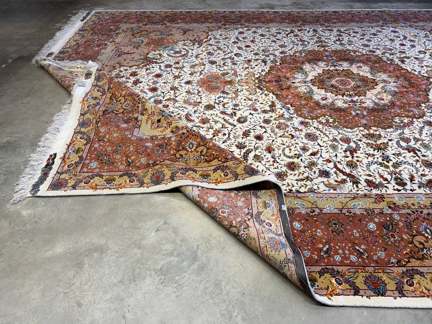 13’x19’8” Very Fine Hand-Knotted Persian Tabriz 80 Raj Signed Area Rug