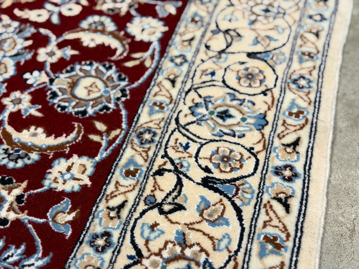 Hand-Knotted 6 La Persian Nain Rug - 4'5"x6'11"