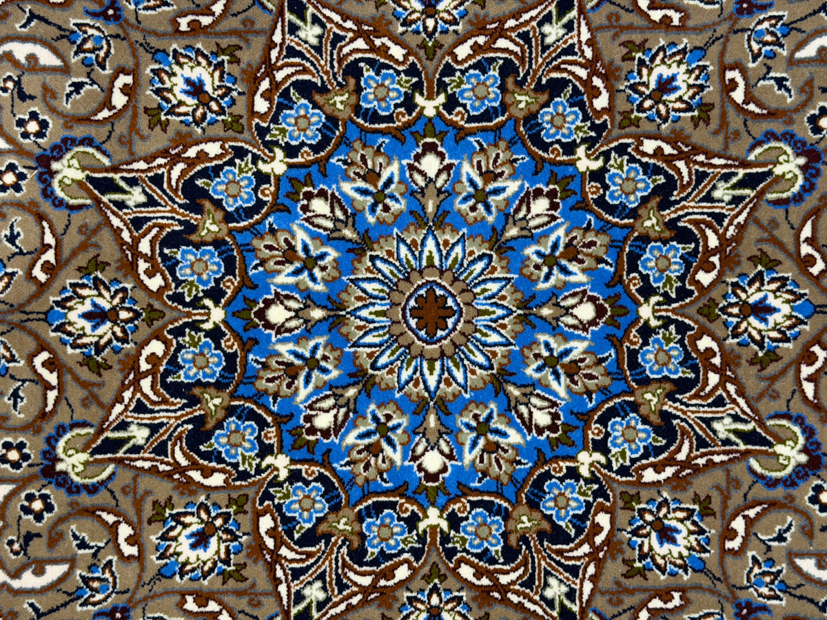 Hand-Knotted Persian Isfahan Rug - Signed Zolfaghari - 6’9”x10’6”