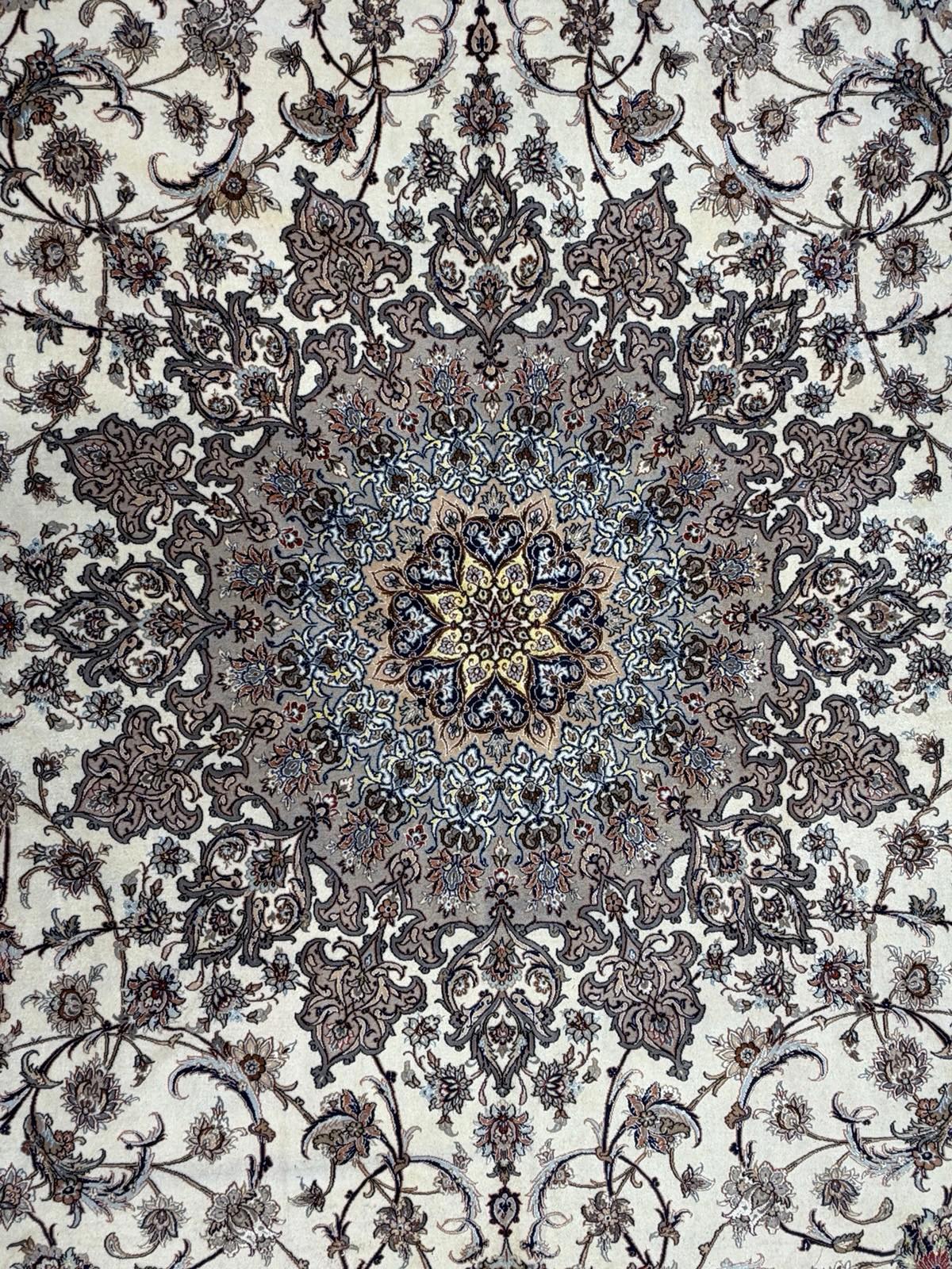 11’7”x16’6” Palace Size Hand-Knotted Wool & Silk Isfahane Area Rug 11x16