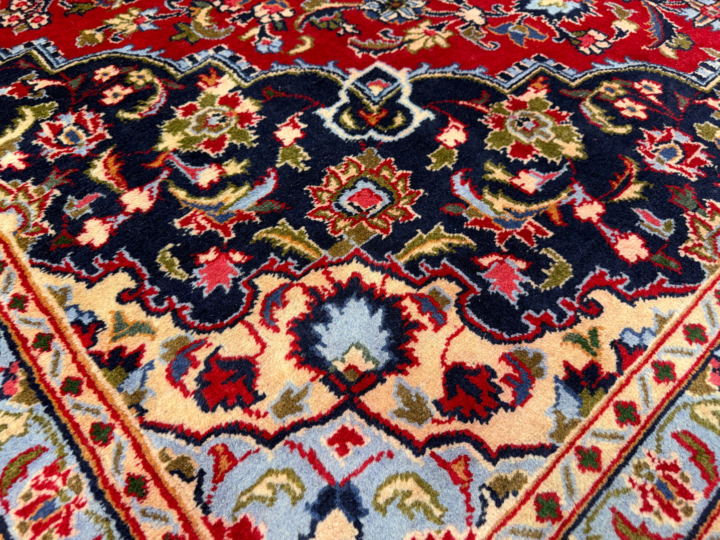 9’6”x12’6” Hand-Knotted Persian Kashan Area Rug