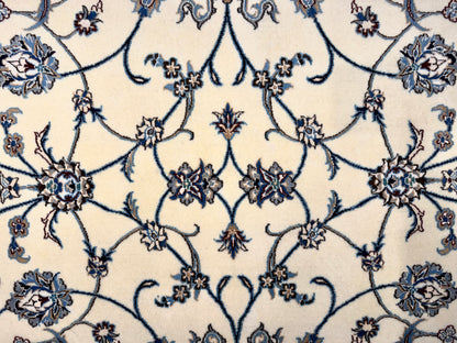 Hand-Knotted 6 La Persian Nain Rug - 5'1"x8'6"