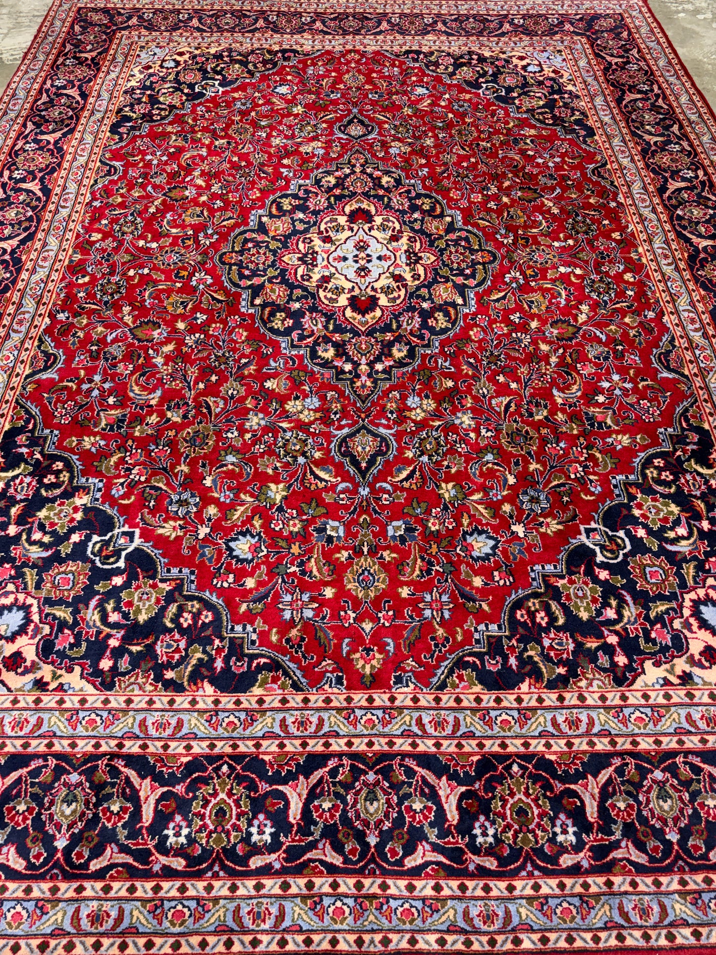 9’6”x12’6” Hand-Knotted Persian Kashan Area Rug