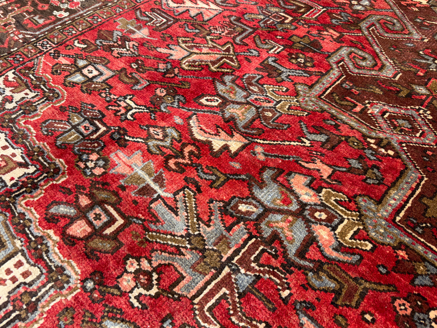 9’8”x12’6” Hand-Knotted Persian Heriz Area Rug