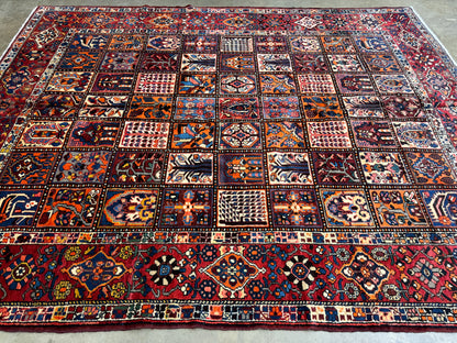 Hand-Knotted Persian Bakhtiari Rug - 9’9”x13’4”