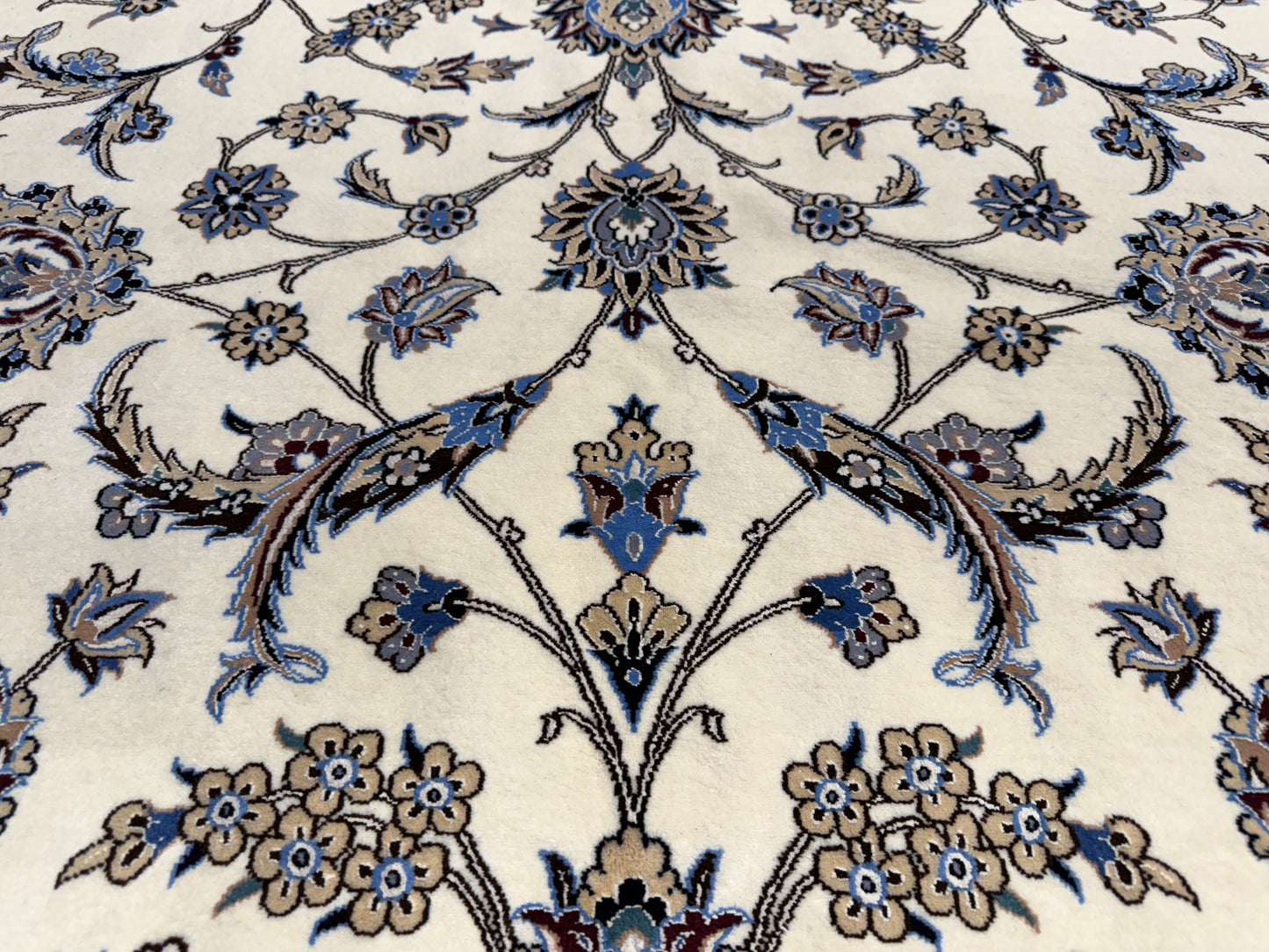 9’10”x12’11” Very Fine Hand-Knotted Persian Nain Signed Area Rug