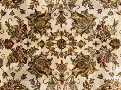 7’8”x9’11” Hand-Knotted Wool Agra Area Rug