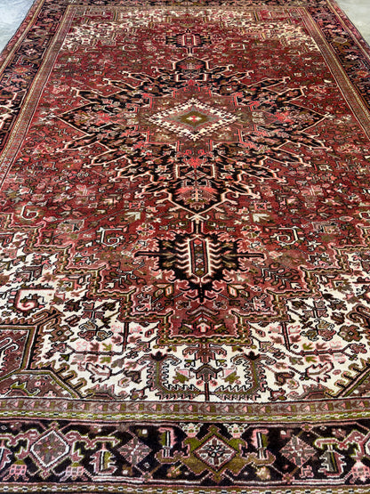 9’10”x13’ Hand-Knotted Persian Heriz Area Rug