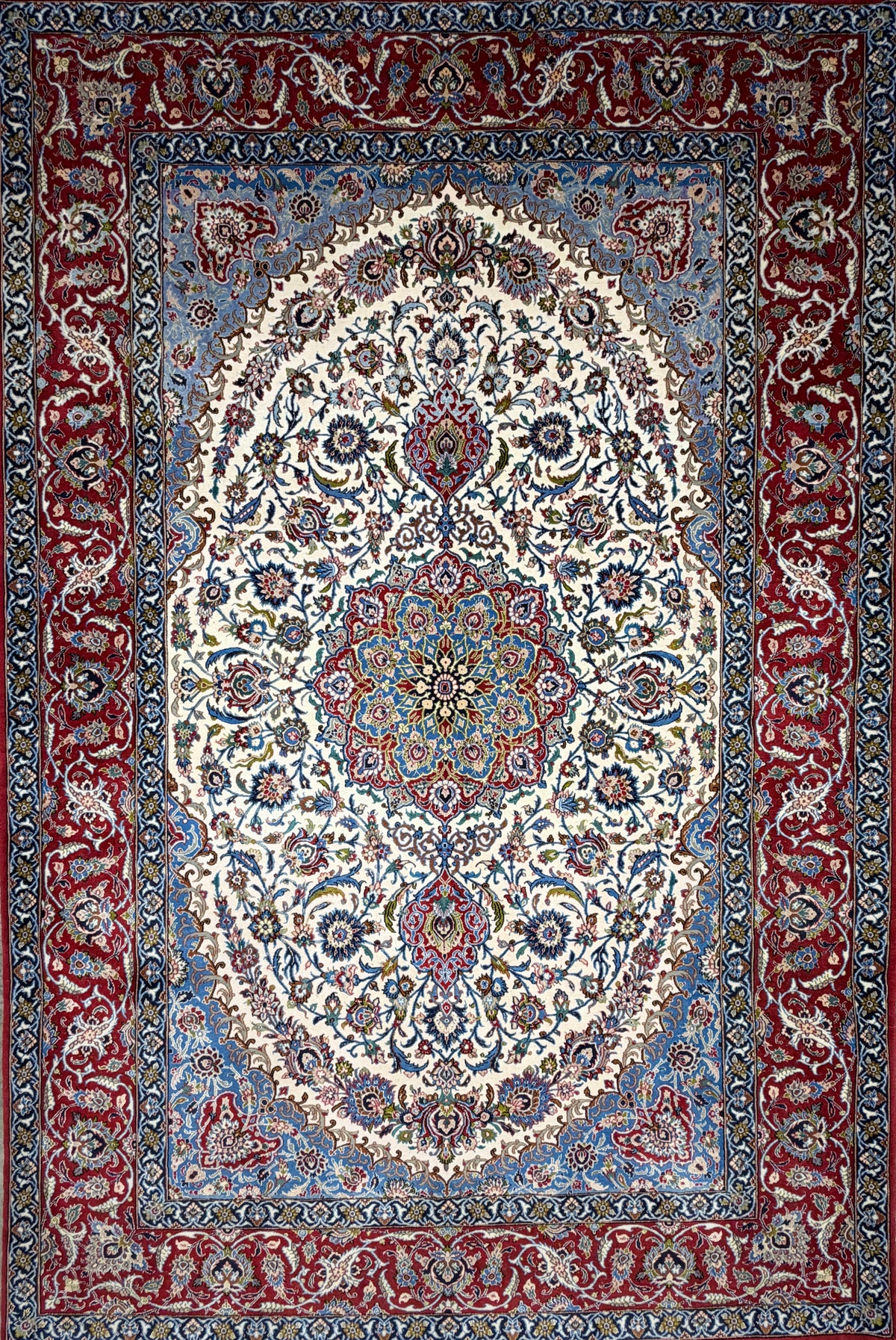 Hand-Knotted Persian Isfahan Rug - 5’2”x7’10”
