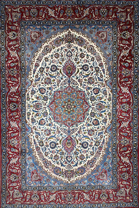 Hand-Knotted Persian Isfahan Rug - 5’2”x7’10”