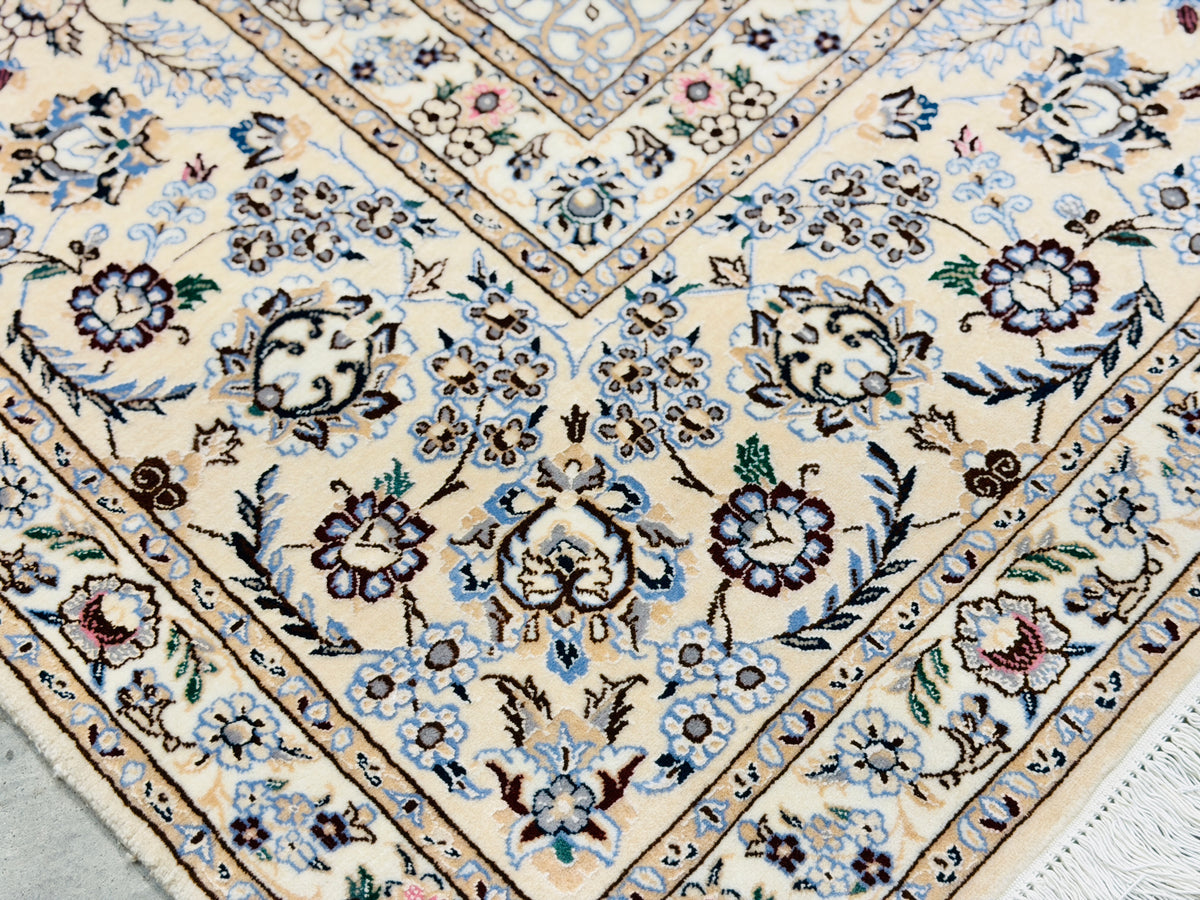 Hand-Knotted 6 La Persian Nain Rug - 6'7"x9'6"