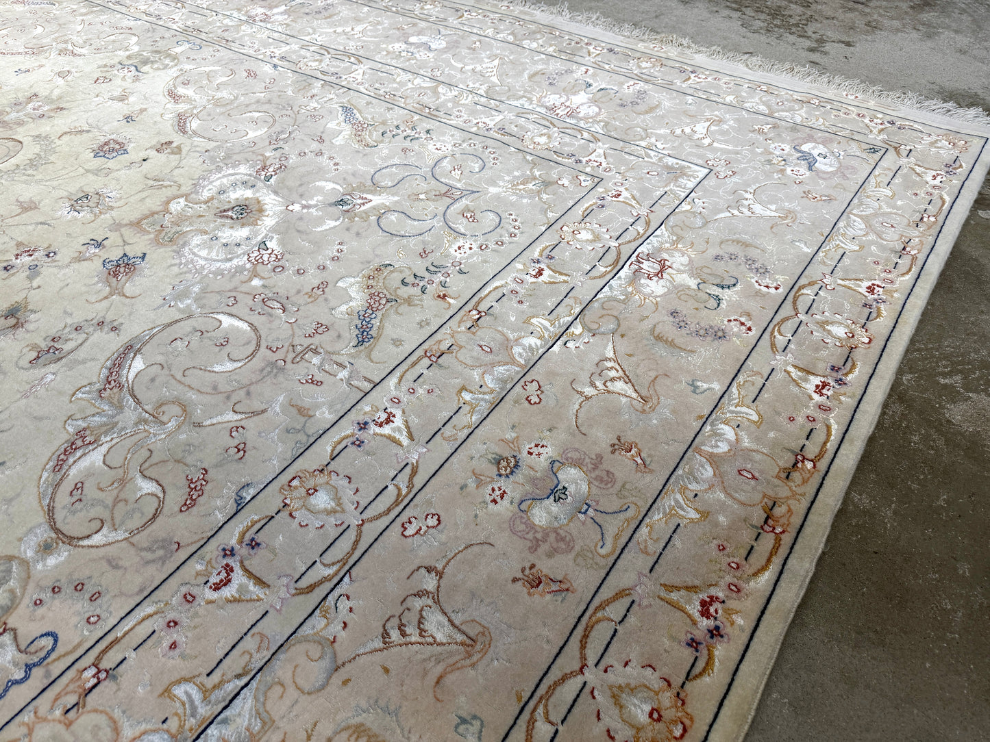 Hand-Knotted 60 Raj Persian Tabriz Rug - Signed - 9’10”x13’2”