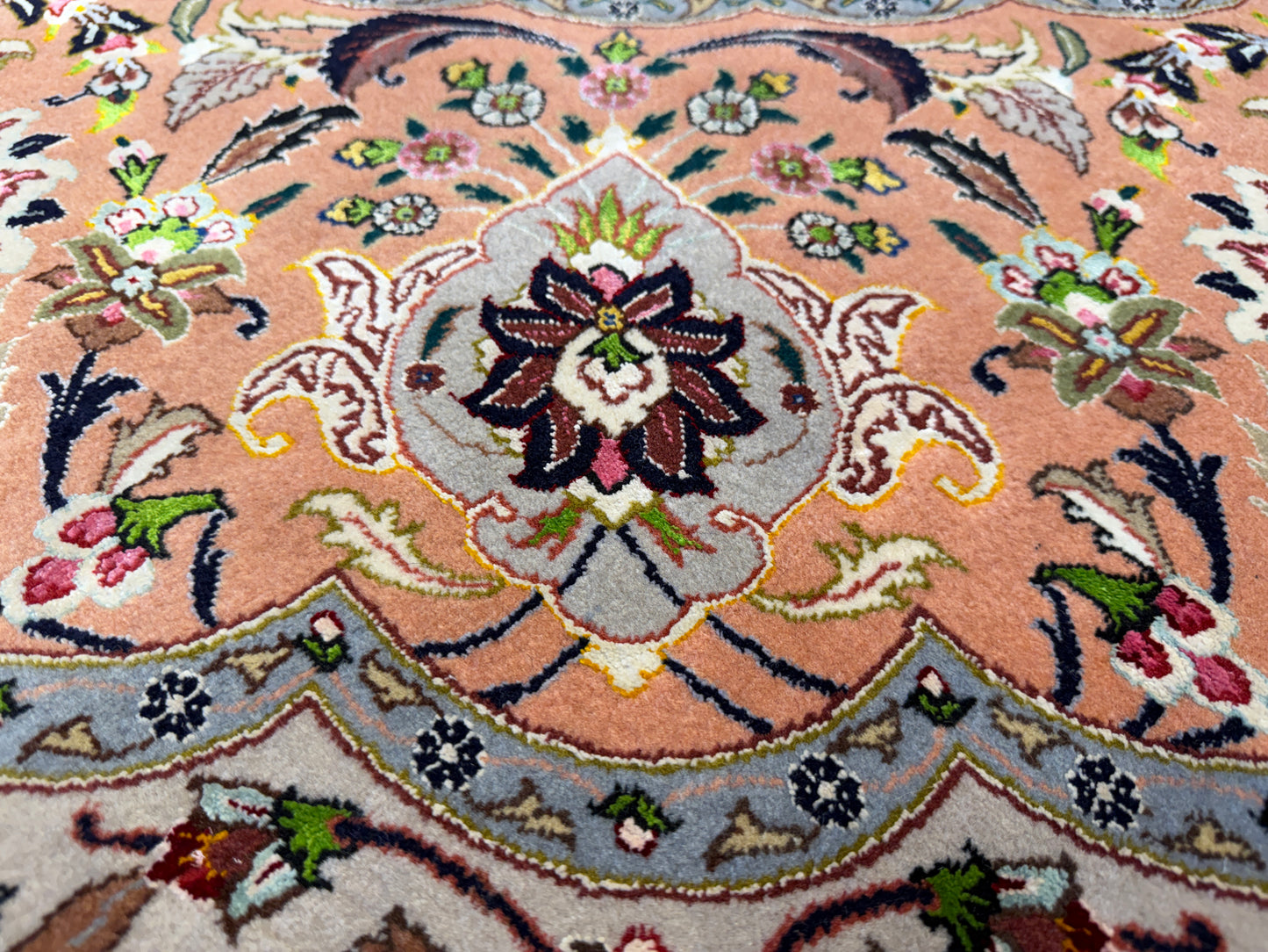 9’6” Diameter Very Fine Hand-Knotted Wool & Silk Round Tabriz Persian Rug - 9x9 Handmade Carpet