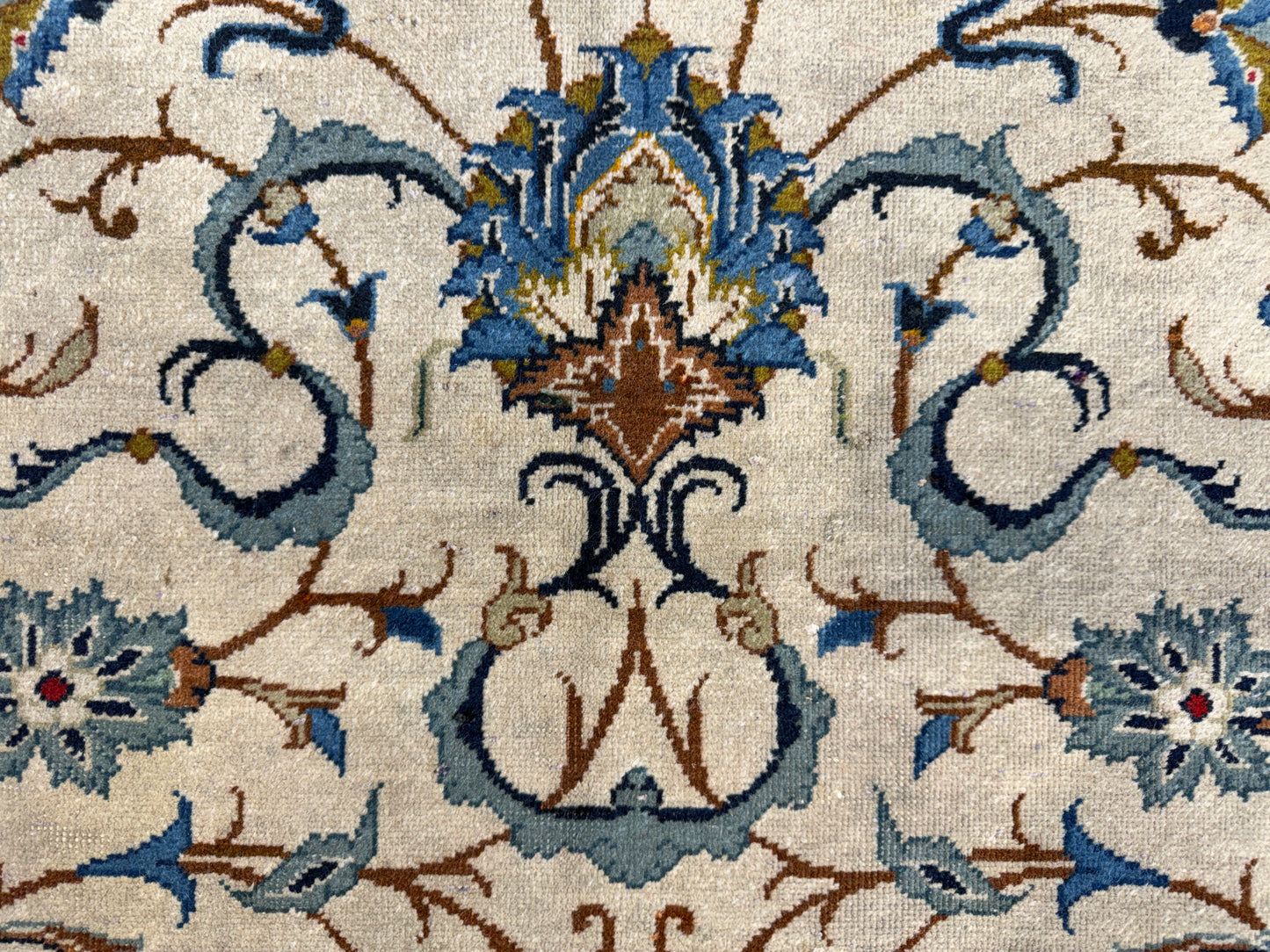 9’6”x12’6” Hand-Knotted Persian Kashan Area Rug
