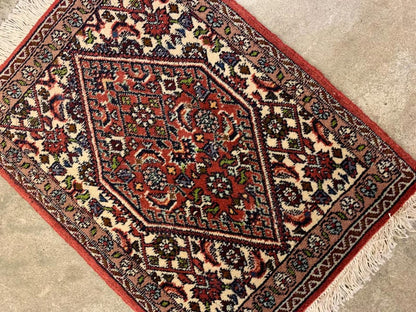 1'x1'6" Handmade 100% Wool Persian Bidjar Rug