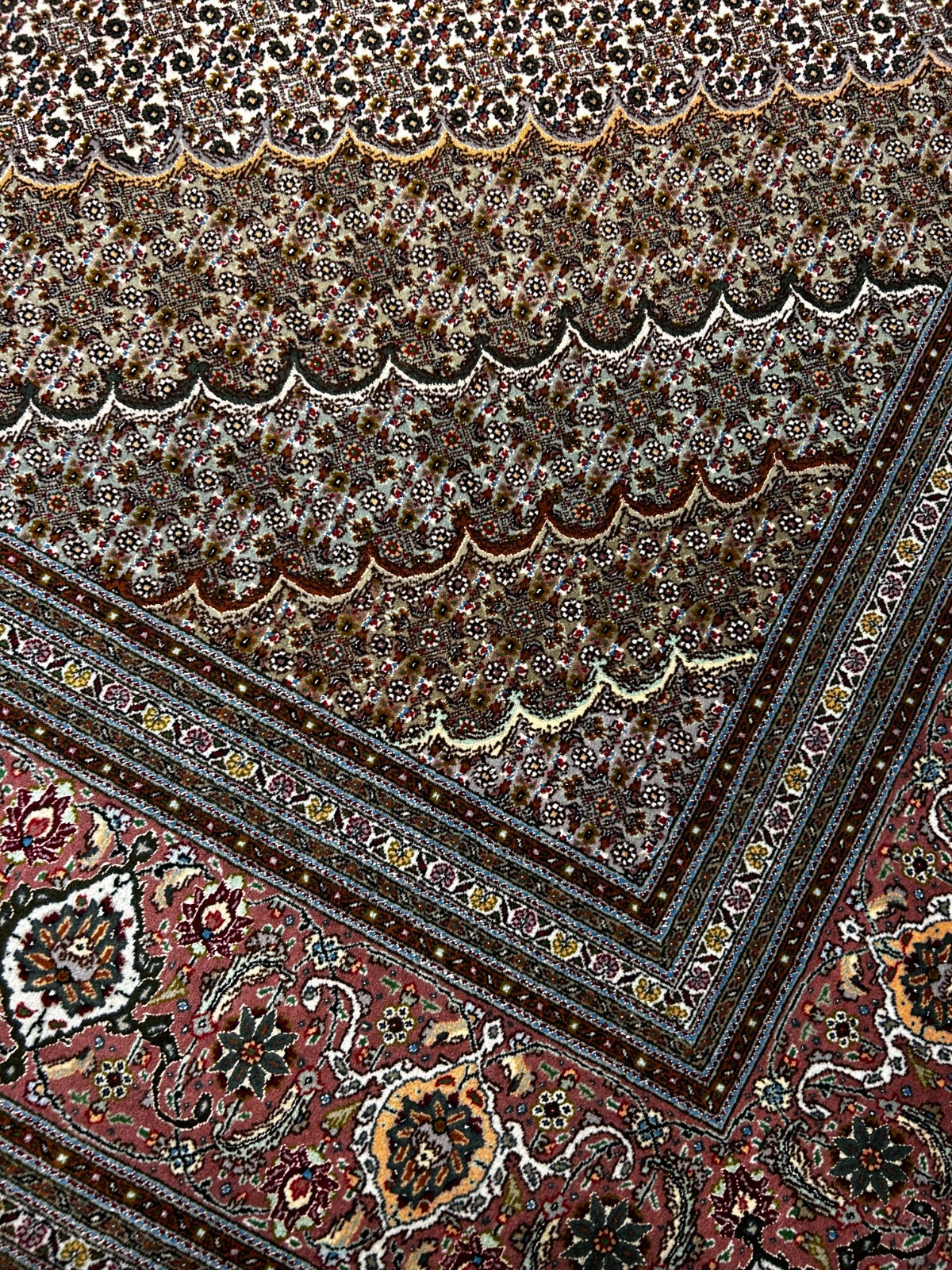 8'3"x11'1" Hand-Knotted Silk & Wool Tabrize Fish Style  Rug - Carpet