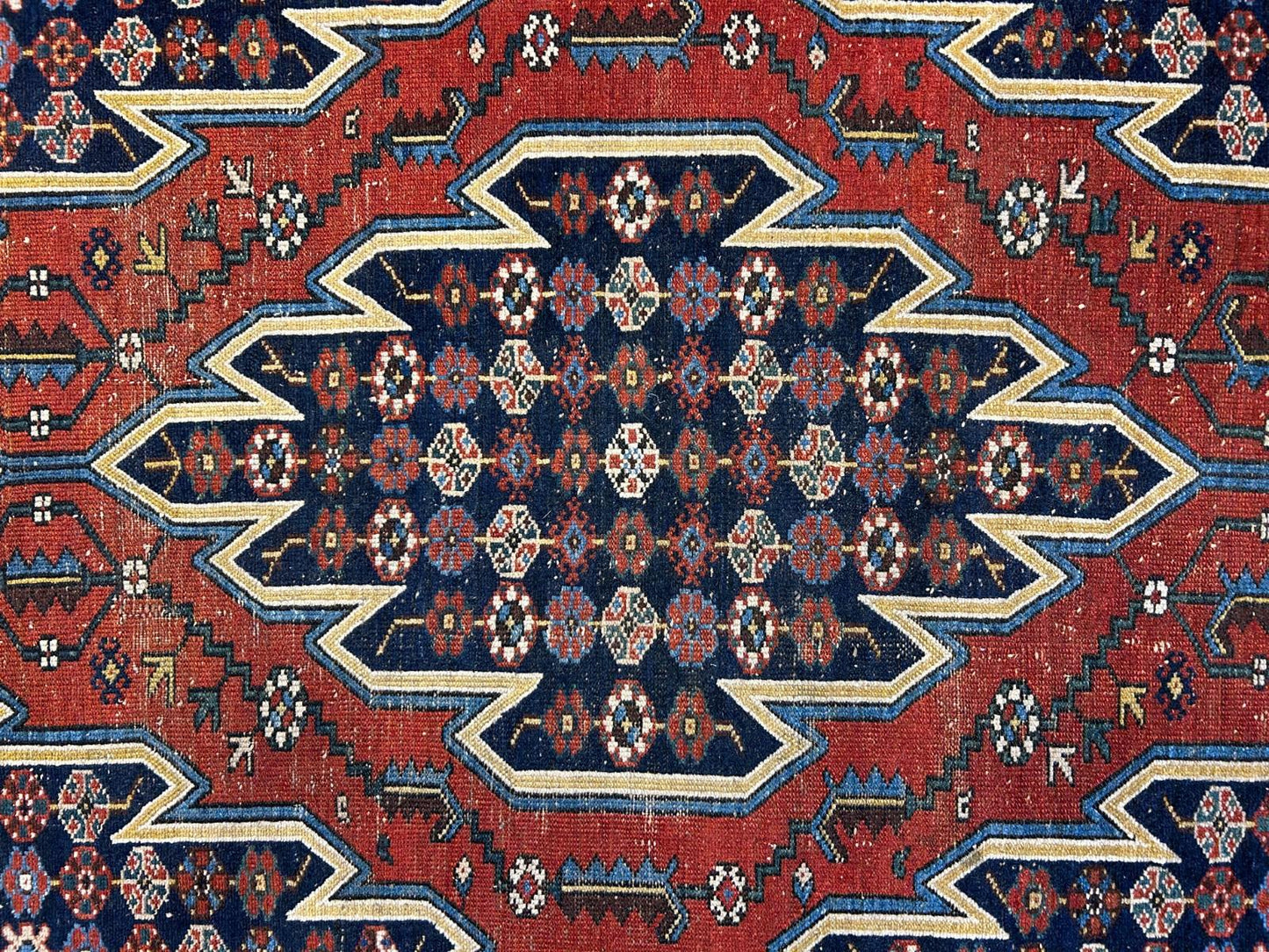 4'3"x6'8" Antique Hand-knotted Wool Qashqaei Area Rug - Handmade 4x6 Carpet