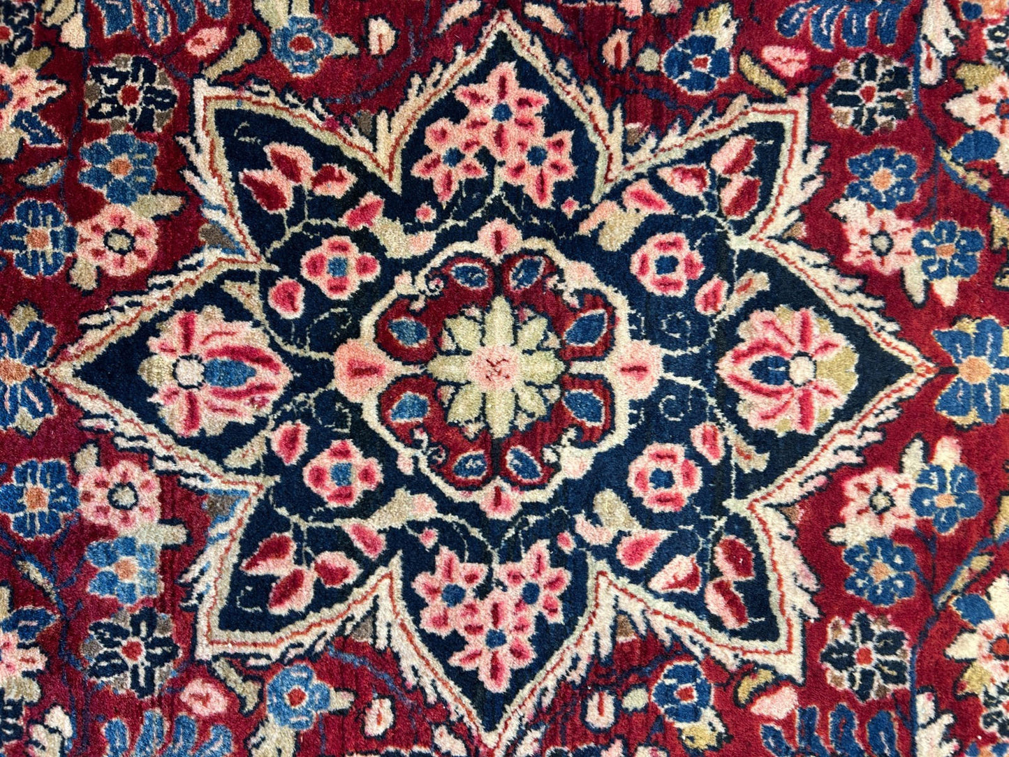 4'3"x6'4" Antique Hand-knotted Wool Sarouke Area Rug - Handmade Red 4x6 Carpet