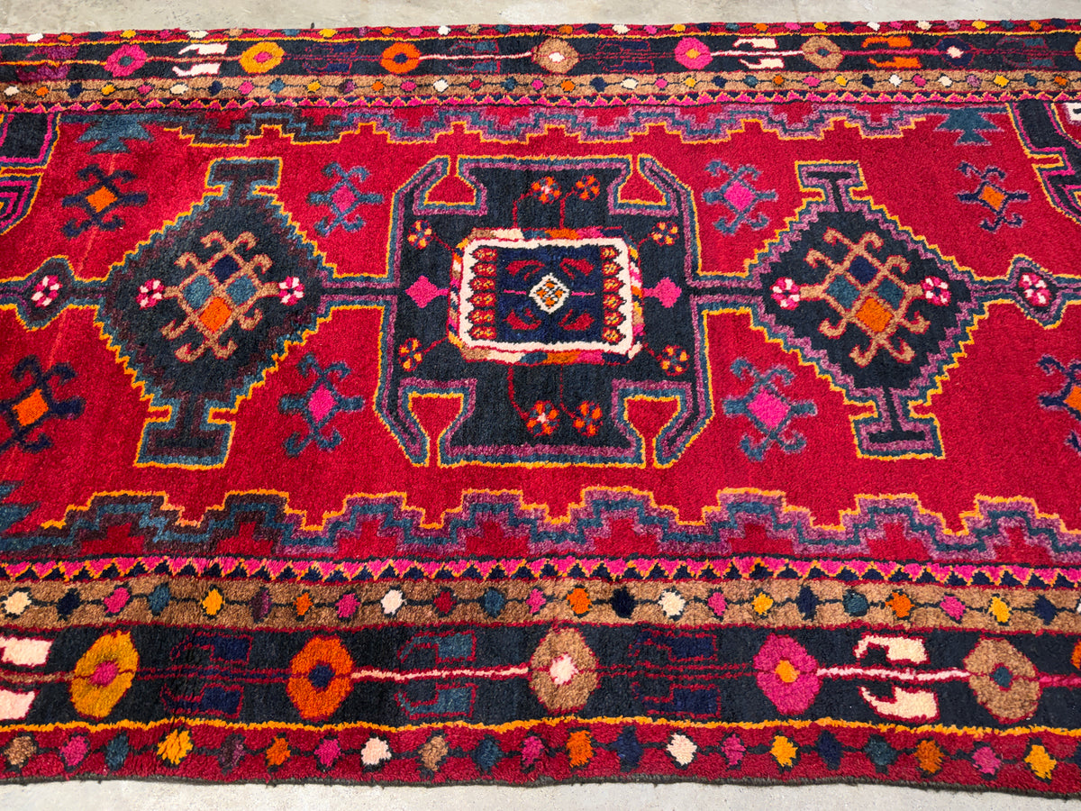 Hand-Knotted Persian Hamadan Rug - 4'x7'5"