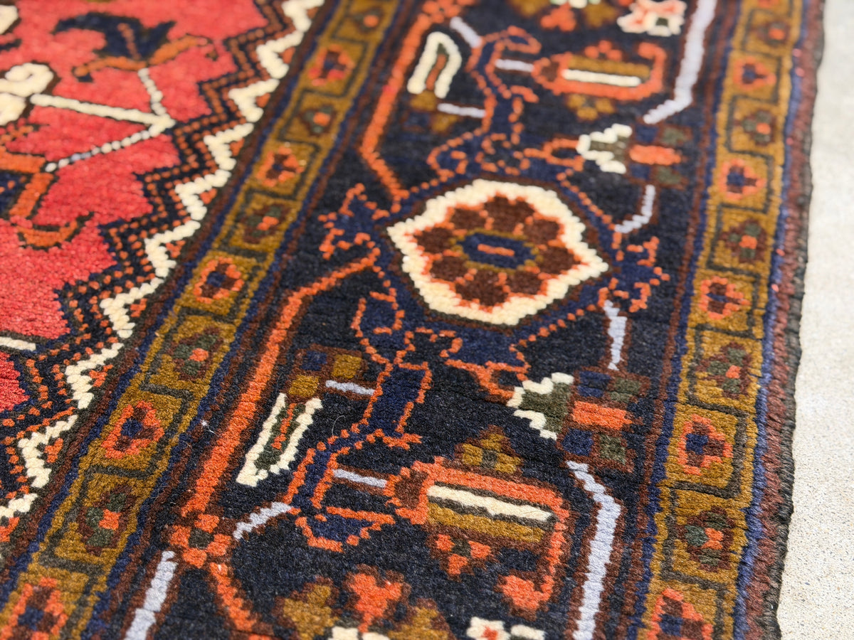 Hand-Knotted Persian Heriz Rug - 6'10"x9'7"