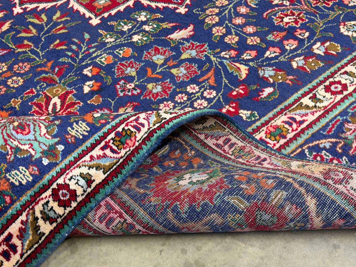 9’11”x13’3” Hand-Knotted Persian Tabriz Rug