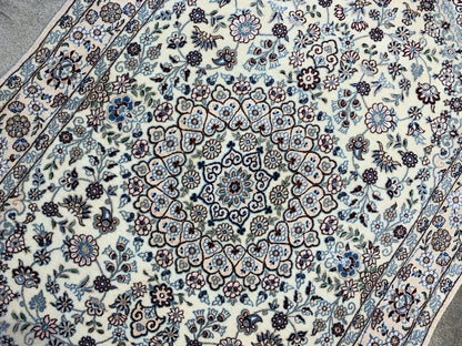 3'2"x4'7" Very Fine Handmade Wool & Silk  Persian Nain Rug