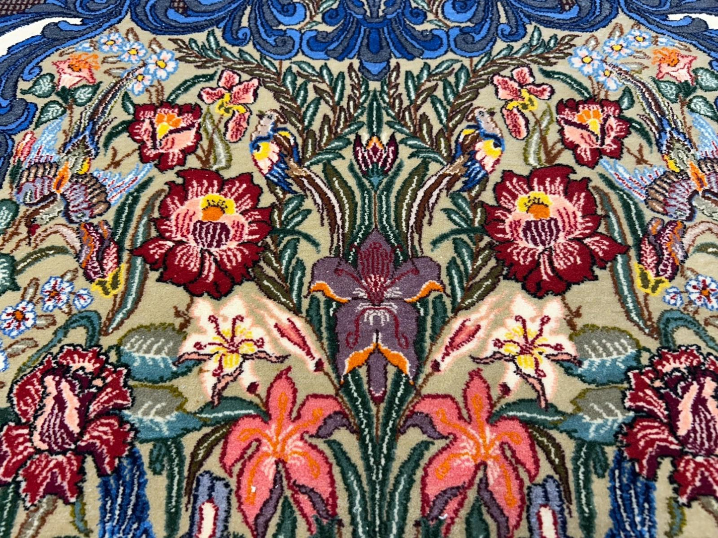 3’9”x5’11” Hand-Knotted Fine Wool & Silk Isfahane Pictorial Area Rug - Carpet