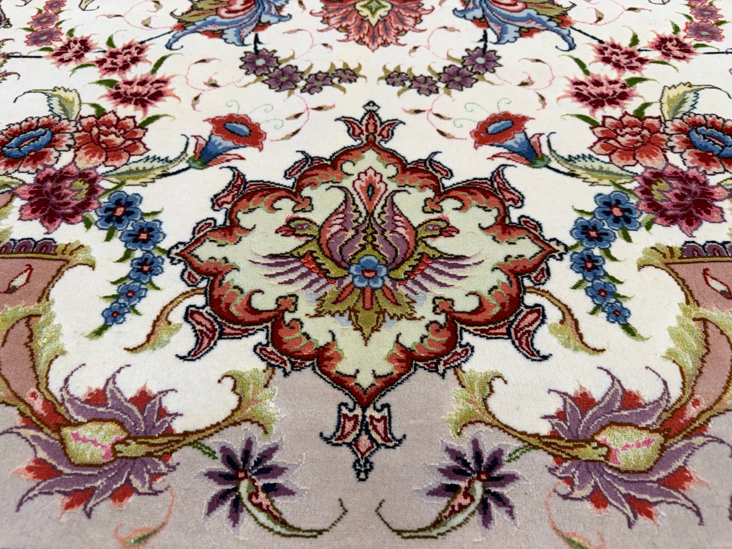 9’9”x13’3” Fine Hand-Knotted Persian Tabriz Signed Area Rug