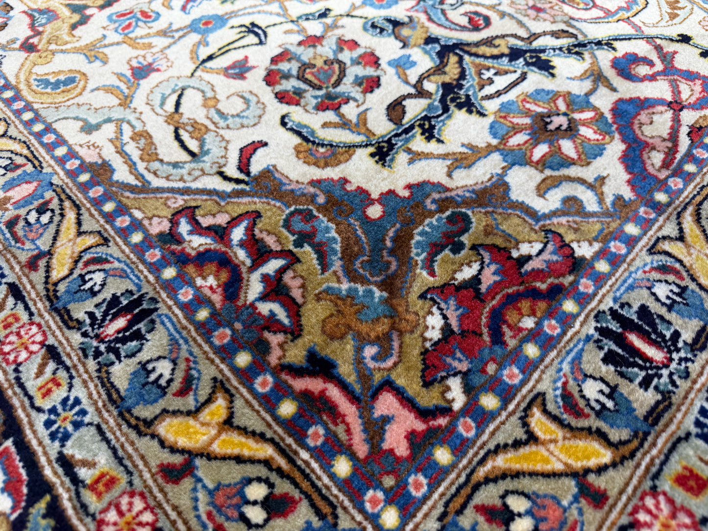 Hand-Knotted Persian Kashan Rug - 10’6”x14’8”