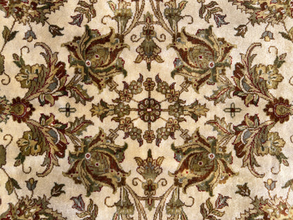 7’8”x9’11” Hand-Knotted Wool Agra Area Rug