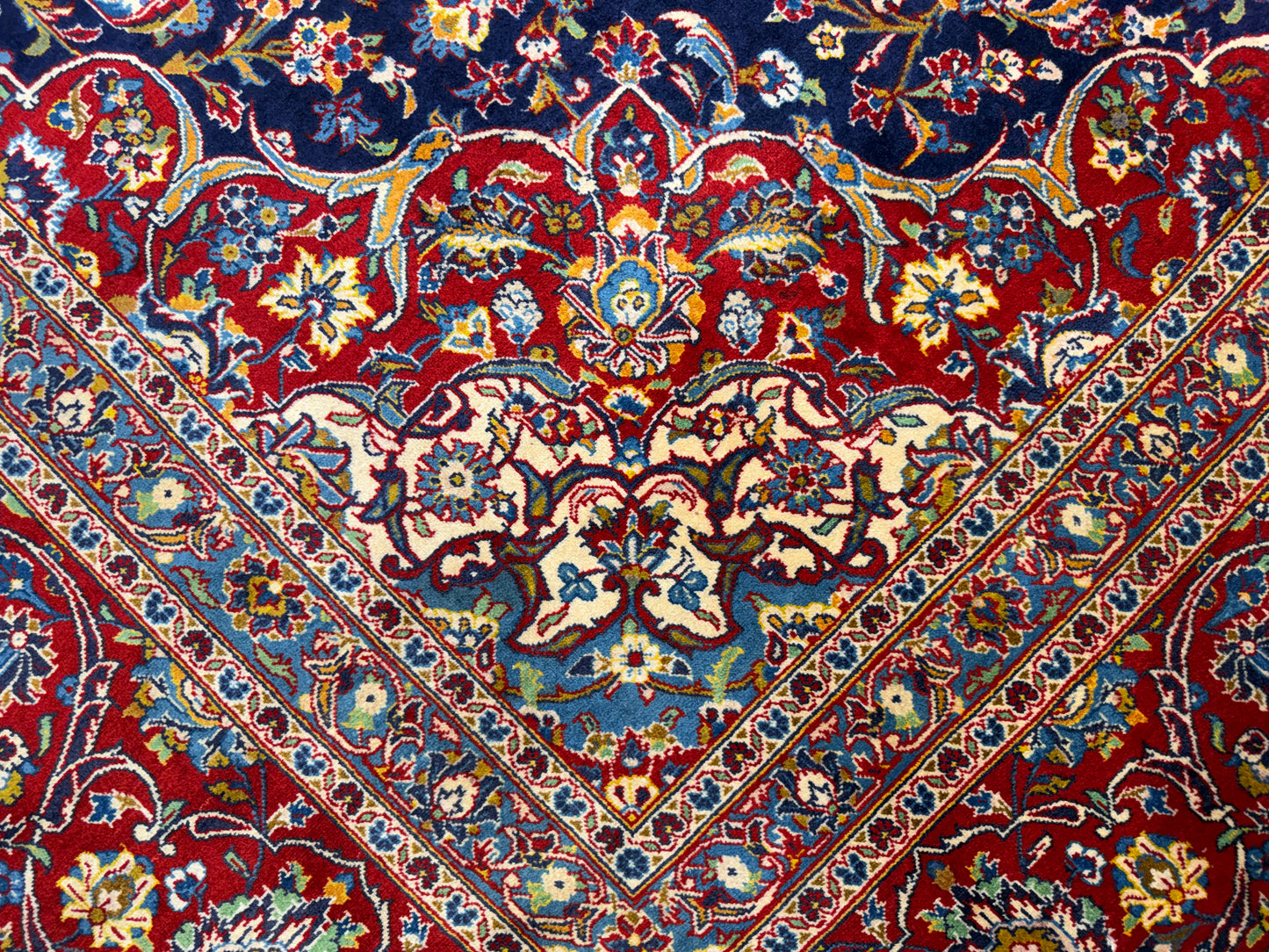 Hand-Knotted Persian Kashan Rug - 9’7”x13’3”