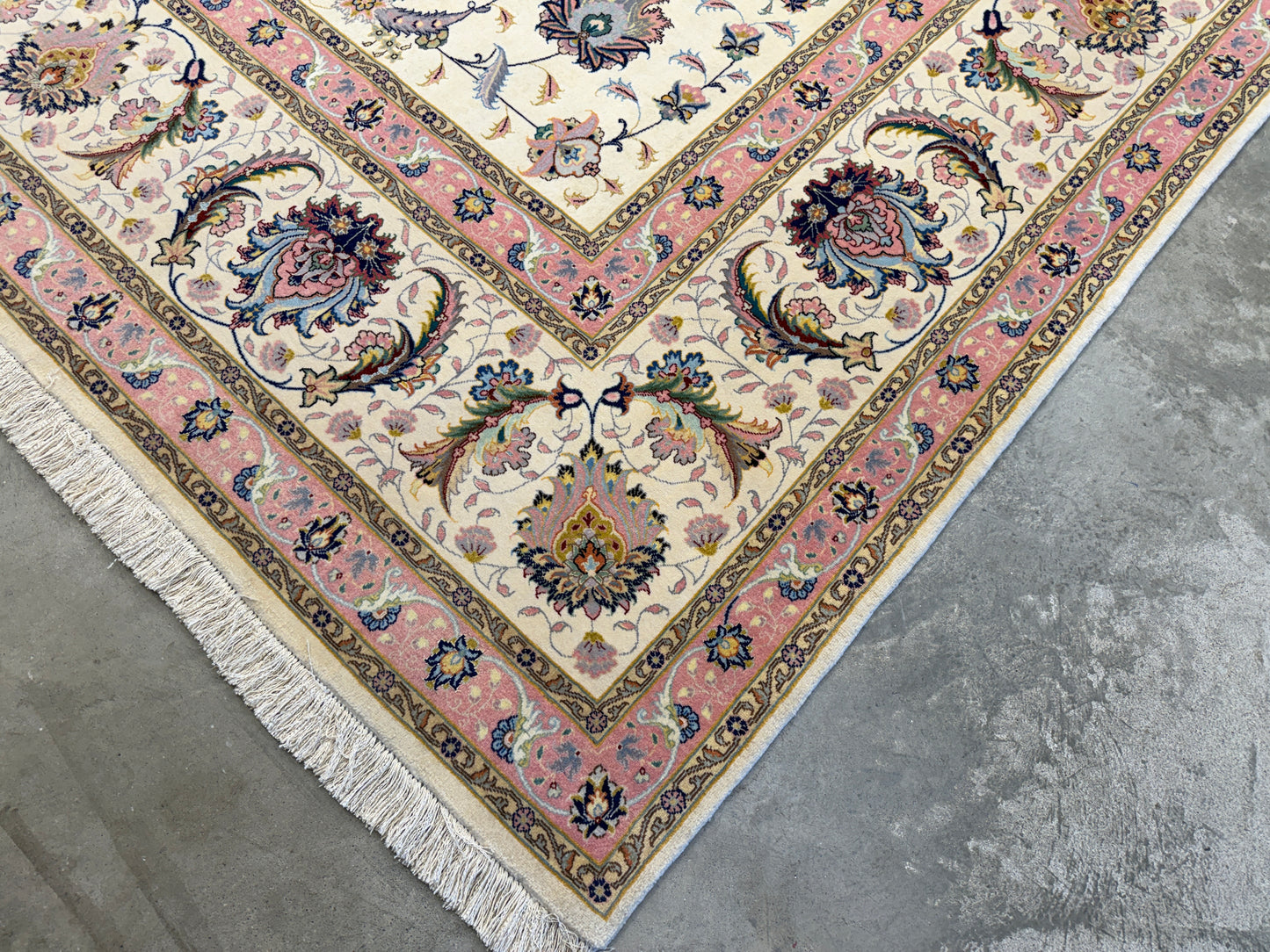 9’9”x13’4” Very Fine Hand-Knotted Persian Tabriz 80 Raj Signed Area Rug