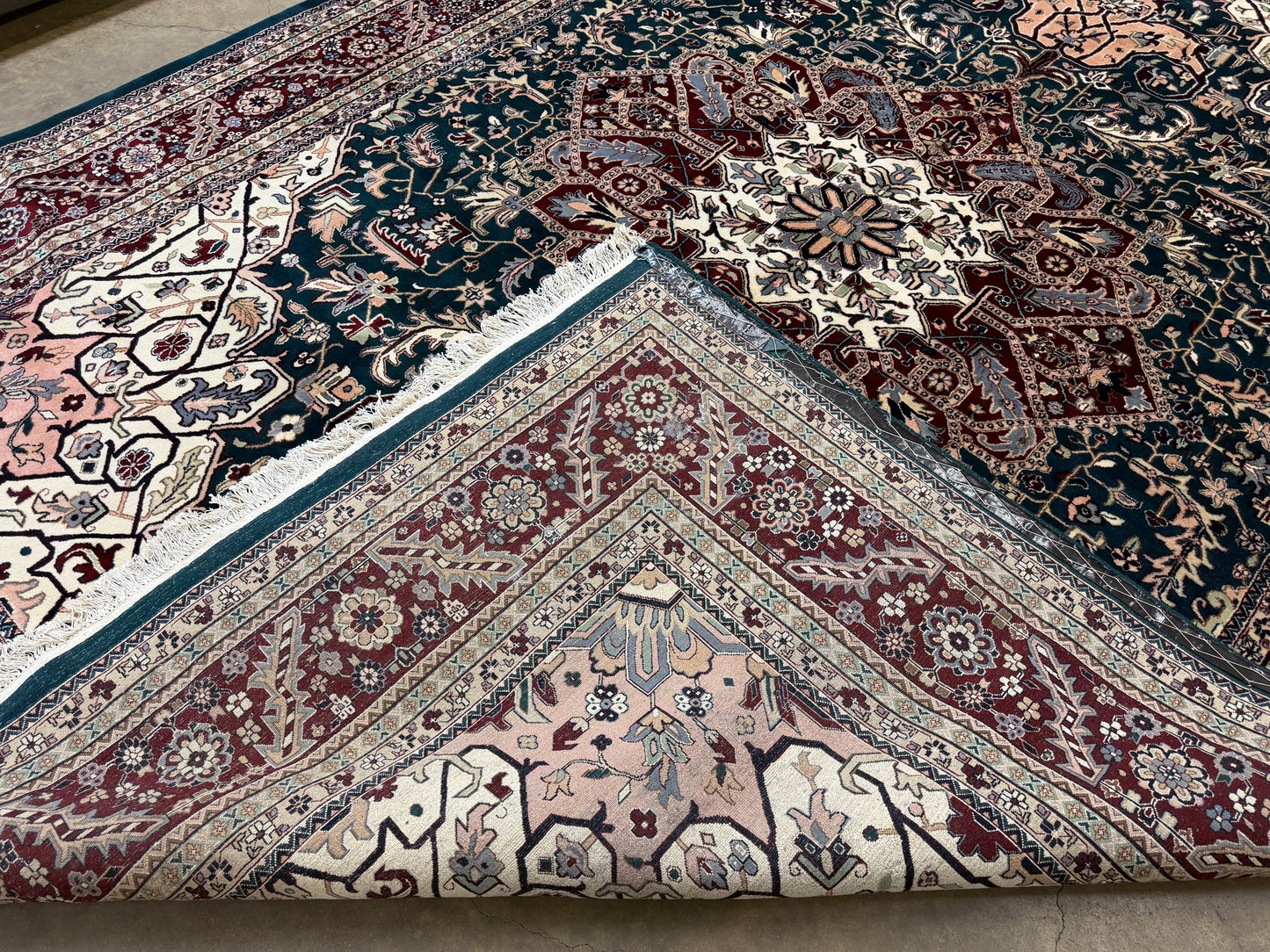 9’9”x13’10” Hand-Knotted Wool IndoHeriz Oriental Area Rug
